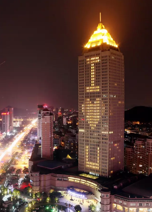 情人節(jié)最溫暖告白！84歲老人包下整樓示愛老伴