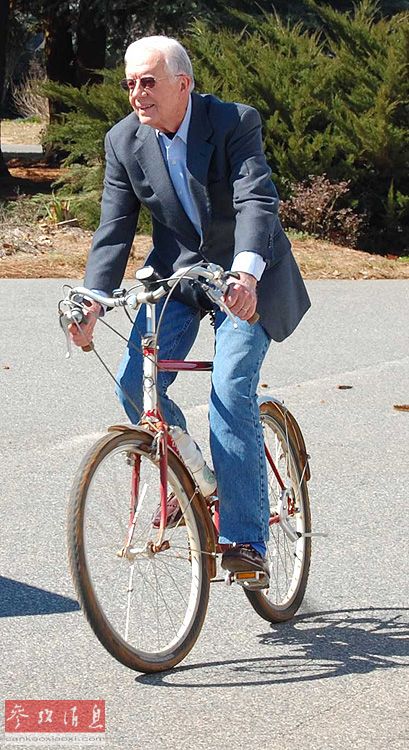 各國領(lǐng)導(dǎo)人退休后都干啥？小布什刷盤布朗教書