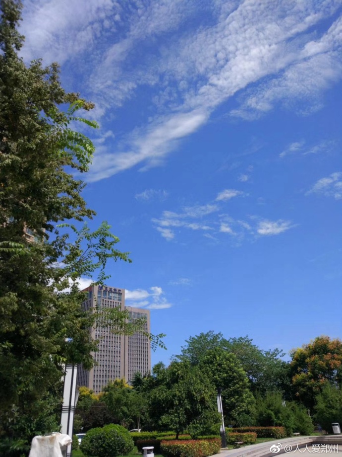 又被鄭州的藍(lán)天刷屏！隨便一拍就是手機(jī)壁紙