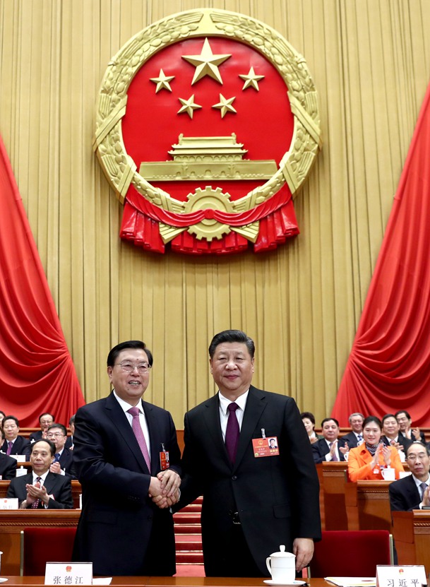 習(xí)近平當(dāng)選國家主席、中央軍委主席