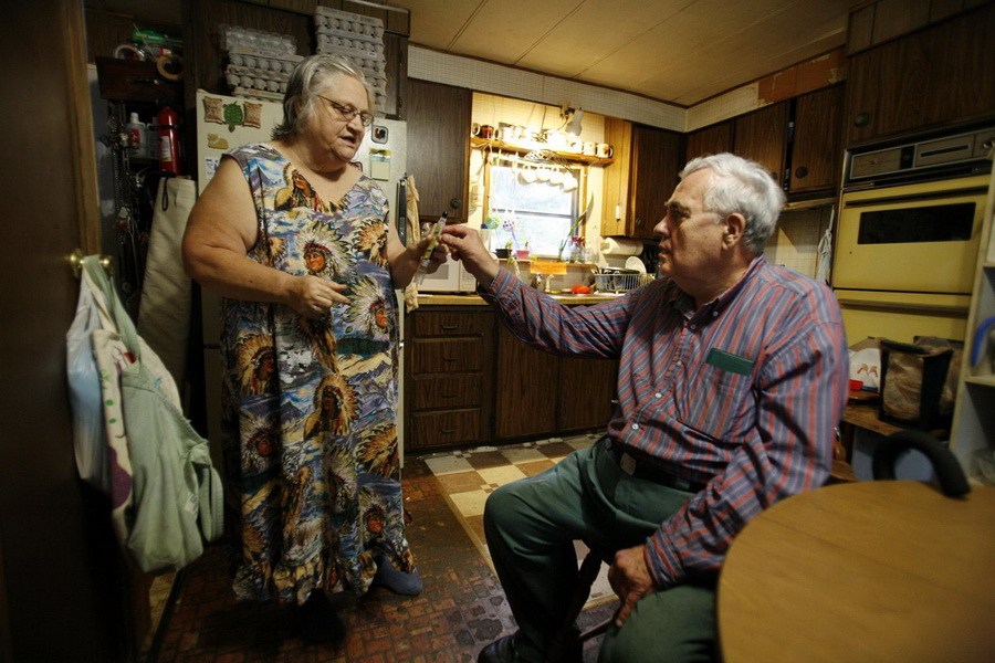 9年前，里克在聽說奧德塞的生活陷入困境后又讓她回來和自己一起住。