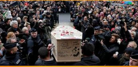 圖為送葬當天的場景。