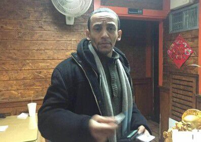 涉案的男性騙徒。（美國《世界日?qǐng)?bào)》/受害商家提供）