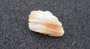 天降的屎塊。