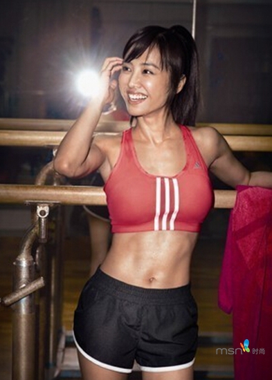 蔡依林 你的馬甲線“脫妝”了！