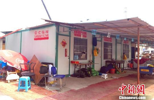 走進杭州“柜族”:買不起也租不起房集裝箱難安放 走進杭州“柜族”:買不起也租不起房集裝箱難安放