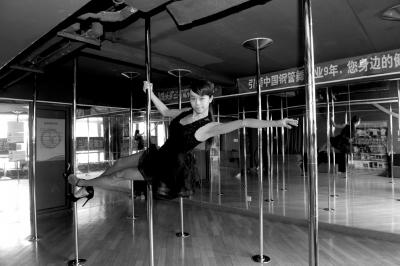 男子疑患易性癥赴泰變性 男扮女裝天天約會 男子疑患易性癥赴泰變性 男扮女裝天天約會