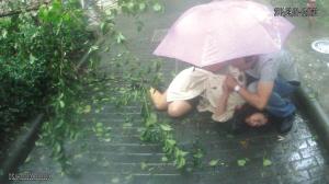 女客人從2樓窗口跳下來受了傷 女客人從2樓窗口跳下來受了傷