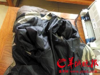 年邁體弱，一些老人家中衣物多年未洗，又舊又破