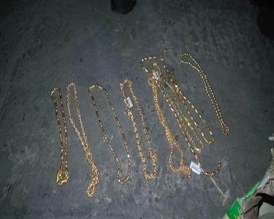 被搶金飾被警方起獲。