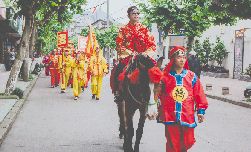 我的意中人騎著大馬，八抬大轎來娶我