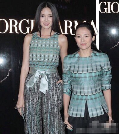 就算氣場(chǎng)絕對(duì)強(qiáng)大的貝嫂，跟張梓琳合影幾乎可以讓人忽視