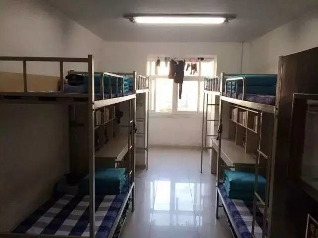 這個(gè)學(xué)校的男生宿舍火了！女同學(xué)都喊著要嫁