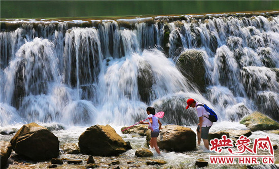 青天河景區(qū)入選中學(xué)八年級美術(shù)教材 青天河景區(qū)入選中學(xué)八年級美術(shù)教材