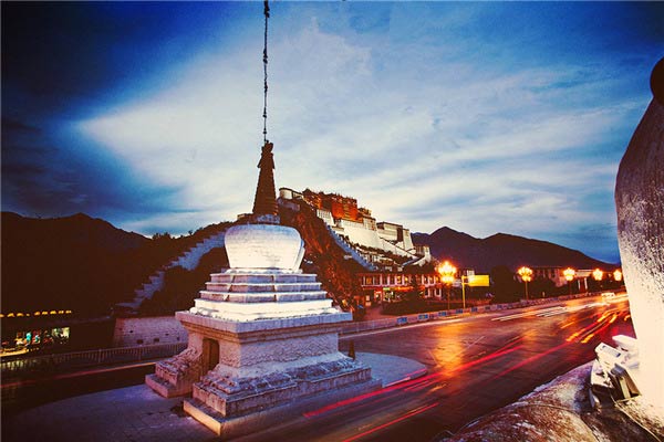 不要溫和地走進(jìn)那個良夜 因為夜太美！