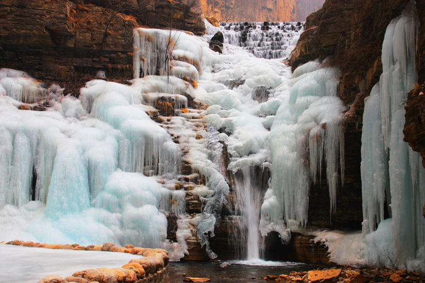 冬天來通天峽看冰掛吧!景區(qū)門票半價優(yōu)惠哦。