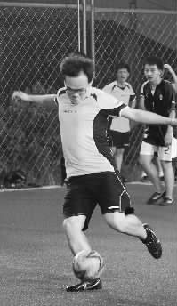 雖然俺是替補(bǔ)，可腳法依然風(fēng)騷