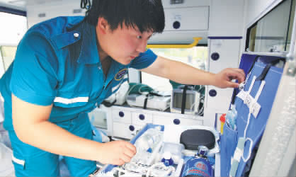 每個比賽，醫(yī)護人員都會提前出現(xiàn)