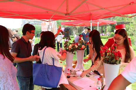 號(hào)牌、玫瑰一個(gè)不能少