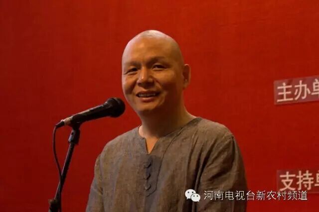 書畫家協(xié)會副主席，中國書畫家協(xié)會會員，河南省青年書法家，蘆荻