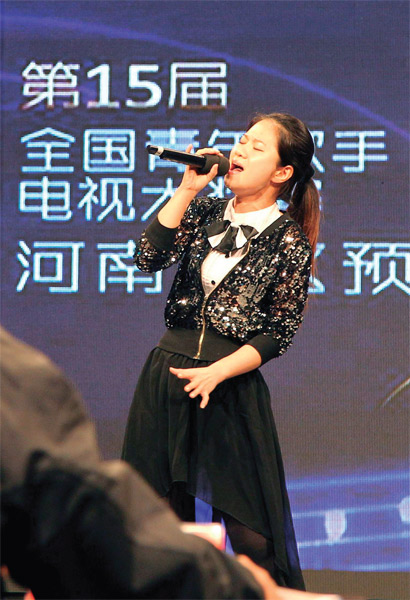 選手們演唱很賣(mài)力，要把最好的一面展現(xiàn)給評(píng)委