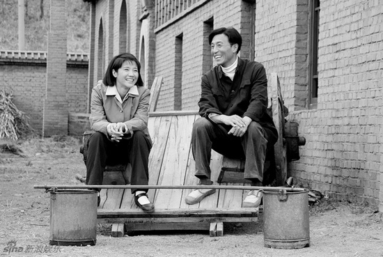 焦裕祿的妻子從縣委伙房借了小半桶水，焦裕祿說，這水是炊事員走四五里路擔(dān)來的，你這算剝削 《電視劇》焦