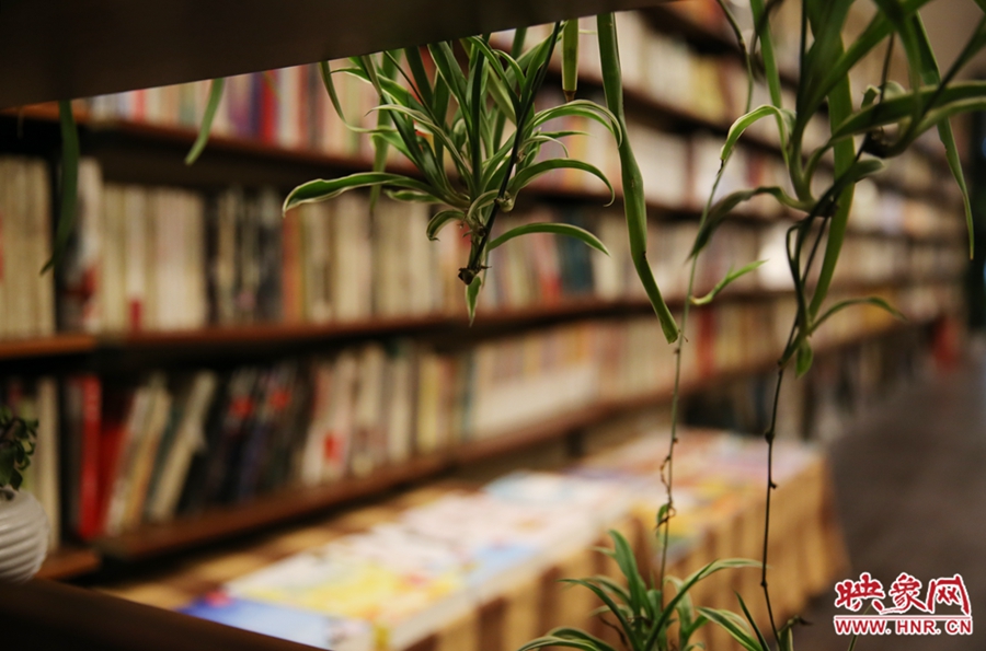 書店內(nèi)的裝飾。