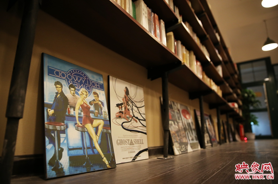 書店內(nèi)的書。