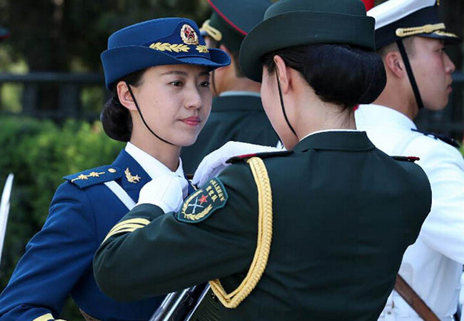 女儀仗兵,這才是2014年真正的女神！