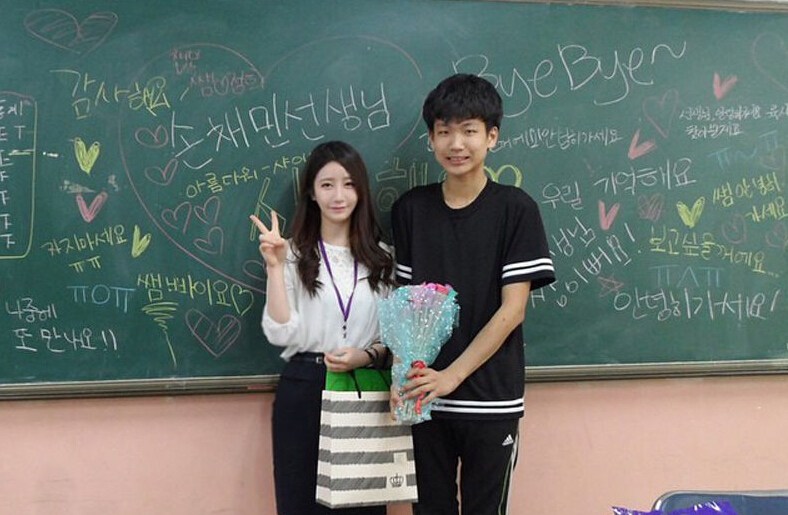 "雪肌女實習(xí)老師"爆紅 "雪肌女實習(xí)老師"爆紅